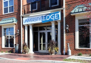 University Edge Akron in Akron, OH - Foto de edificio - Building Photo