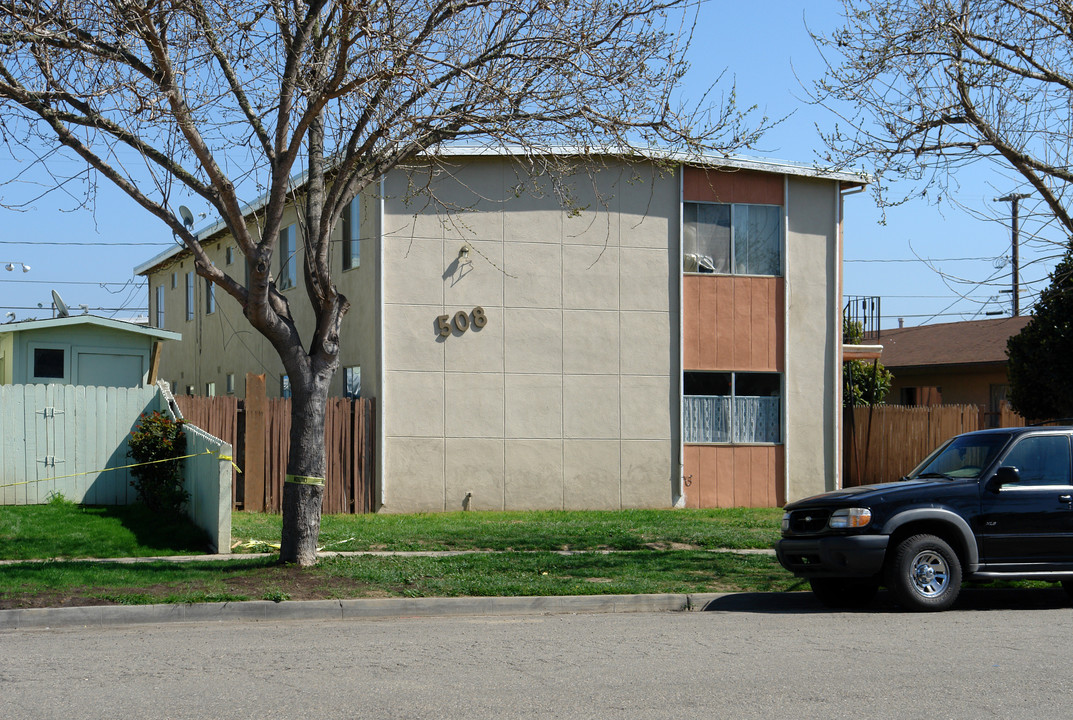 508 N T St in Lompoc, CA - Foto de edificio