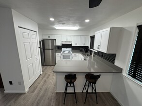 1346 Victorian Crescent in Virginia Beach, VA - Building Photo - Building Photo