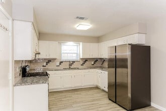 6227 Hott Springs Dr in Arlington, TX - Foto de edificio - Building Photo