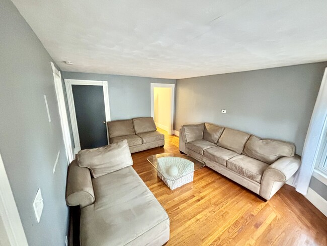 91 Orange St, Unit 1F in Westfield, MA - Building Photo - Building Photo