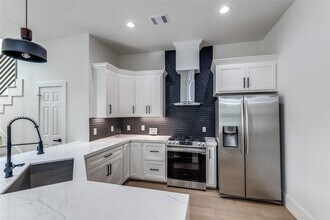 5618 Canal St in Houston, TX - Building Photo - Building Photo