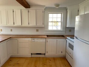 39 Eastern Ave in Boothbay Harbor, ME - Building Photo - Building Photo