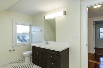 29 Bentley St, Unit SF in Boston, MA - Building Photo - Building Photo