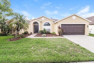1837 Tangledvine Dr in Zephyrhills, FL - Building Photo