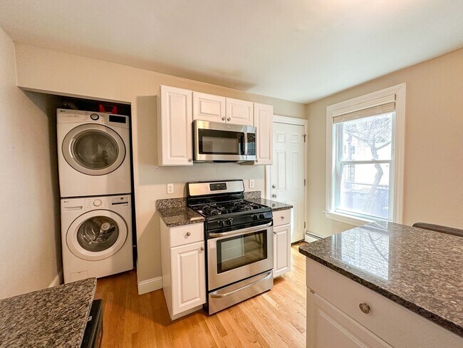 62 L St in Boston, MA - Building Photo - Building Photo