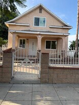 727 E 11th St in Pomona, CA - Building Photo