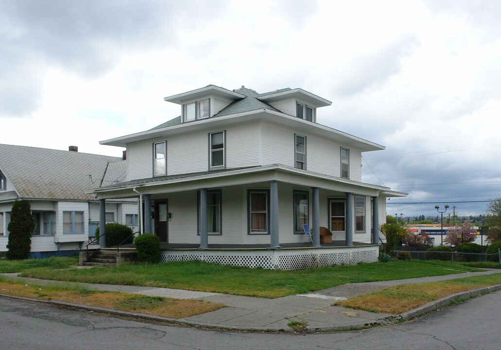 902 W Nora Ave in Spokane, WA - Building Photo