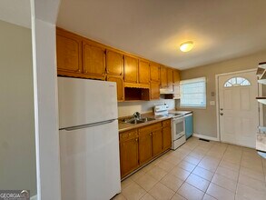 2913 Horse Shoe Dr in Atlanta, GA - Building Photo - Building Photo