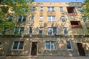 1800 W Farwell Ave in Chicago, IL - Building Photo