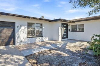 1801 62nd Terrace S in St. Petersburg, FL - Building Photo - Building Photo