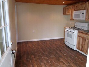 54042 Pine Crest Ave in Idyllwild, CA - Building Photo - Building Photo