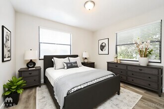 10535 Jolynn Rd in Jacksonville, FL - Foto de edificio - Building Photo