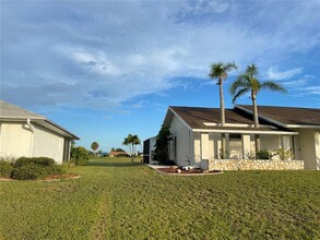 18 Bunker Pl in Rotonda West, FL - Building Photo - Building Photo