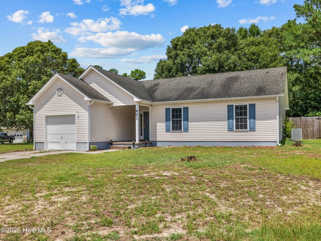 401 Cherry Ct in Richlands, NC - Building Photo - Building Photo