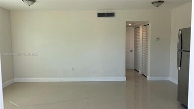 465 NE 139th St in North Miami, FL - Building Photo - Building Photo