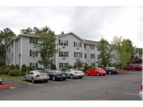 Greenleaves Condominiums in Hadley, MA - Building Photo - Building Photo