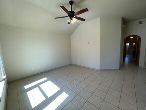 16928 W Ivanhoe St in Montgomery, TX - Building Photo - Building Photo