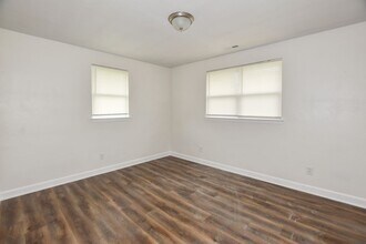 936-938 Schumann Dr in Virginia Beach, VA - Building Photo - Building Photo
