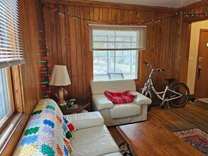612 11th Ave SE in Minneapolis, MN - Building Photo - Building Photo