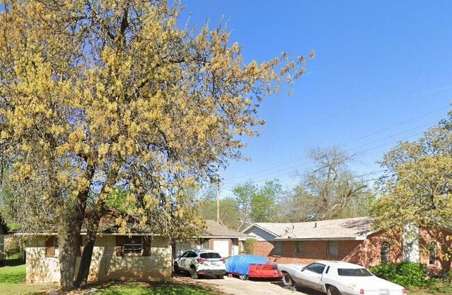 property at 1525 Marydale Ave