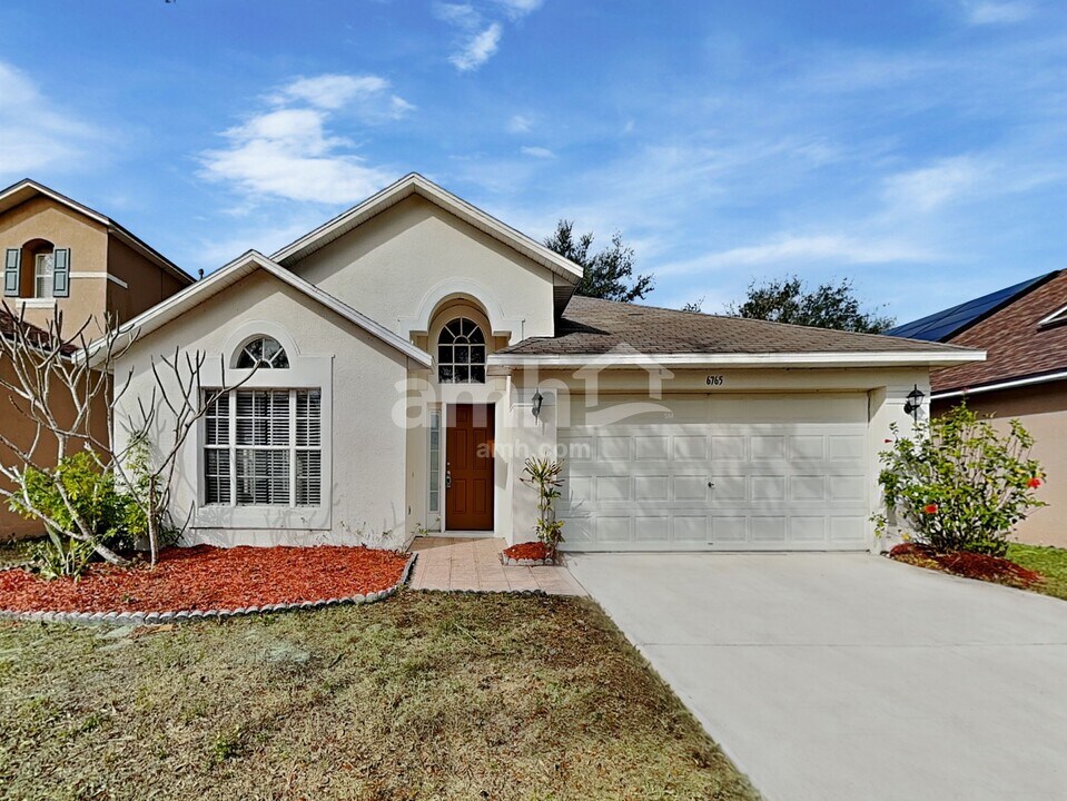 6765 Waterton Dr in Riverview, FL - Building Photo