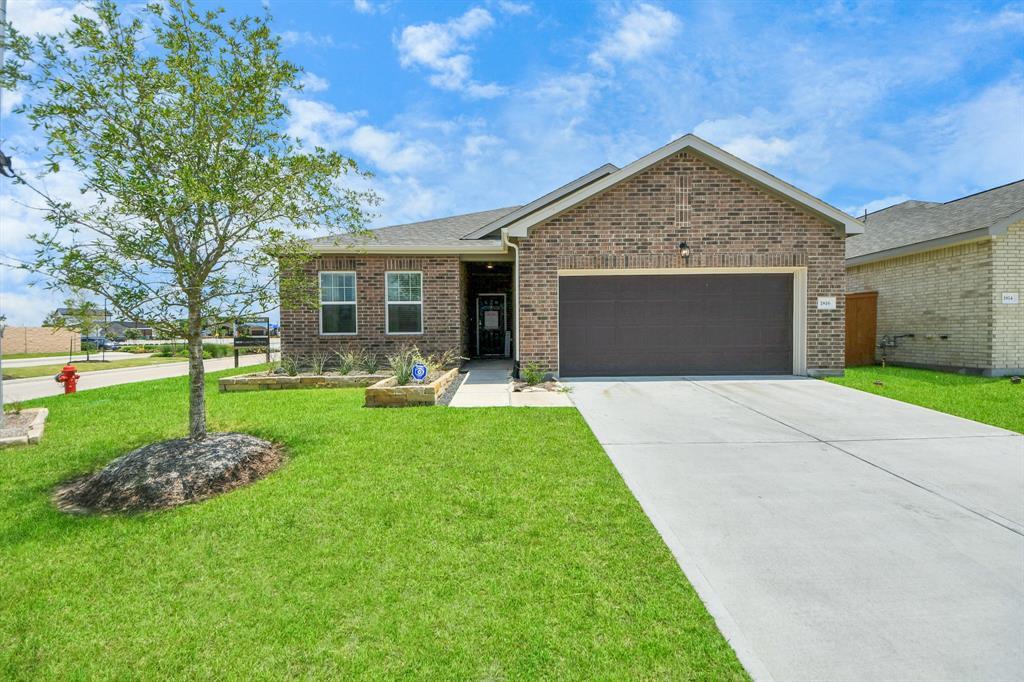 1909 Chianti Grv Ln in Rosharon, TX - Building Photo