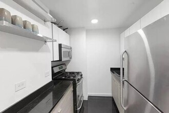 88 Greenwich St in New York, NY - Building Photo - Building Photo