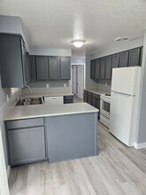 10508 NE Glisan St in Portland, OR - Building Photo - Building Photo