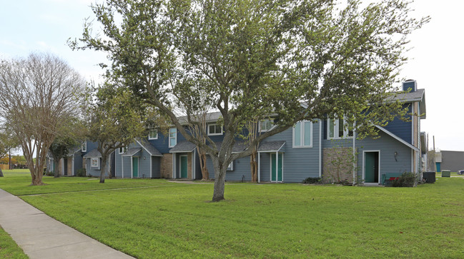 Parkside Townhomes in Portland, TX - Building Photo - Building Photo