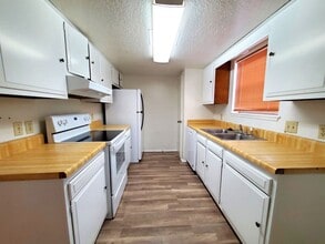 2700 N 16th St in Beaumont, TX - Building Photo - Building Photo