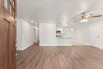 4135 Hill Oak Dr in Houston, TX - Building Photo - Building Photo