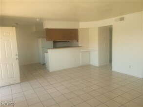 4725 Convaire Ave in Las Vegas, NV - Building Photo - Building Photo