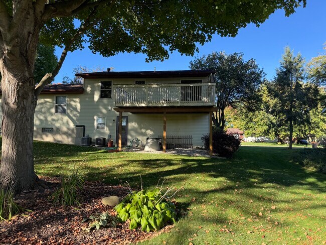 6102 Campus Park Dr SE in Grand Rapids, MI - Building Photo - Building Photo