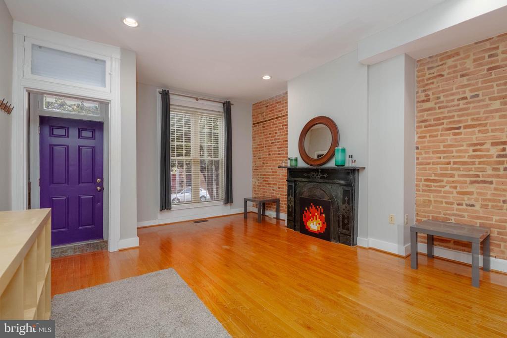 224 N Milton Ave in Baltimore, MD - Building Photo