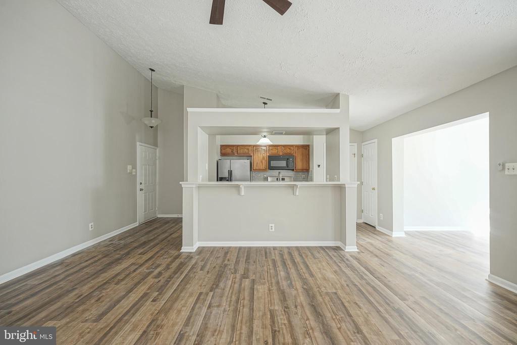 95 Eldon Way in Evesham, NJ - Building Photo