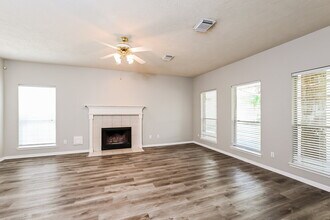 2634 Vermillion Dr in Seabrook, TX - Building Photo - Building Photo