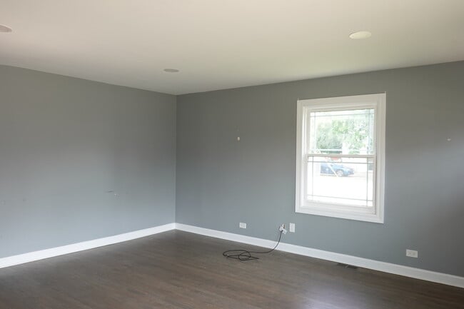 260 N Slusser St in Grayslake, IL - Building Photo - Building Photo