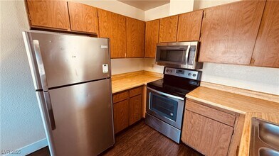 2685 Bryandouglas Dr in Las Vegas, NV - Building Photo - Building Photo