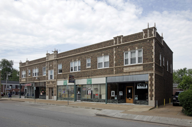 Richmond Building in Richmond Heights, MO - Building Photo - Building Photo