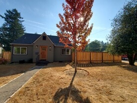 908 NE 114th Ave in Portland, OR - Building Photo