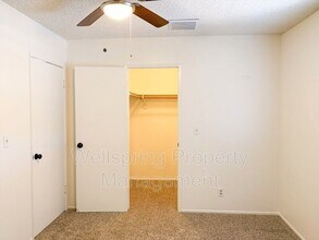 940 W Graaf Ave in Ridgecrest, CA - Foto de edificio - Building Photo