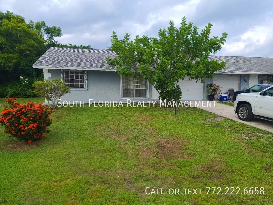 71 SE Ontario Way in Stuart, FL - Building Photo