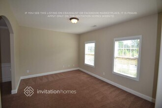 5541 Dendy Trace in Fairburn, GA - Foto de edificio - Building Photo