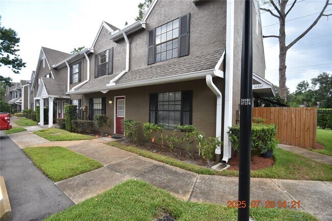 16539 Lake Brigadoon Cir in Tampa, FL - Building Photo - Building Photo