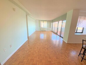 300 Lynn Shore Dr in Lynn, MA - Building Photo - Building Photo