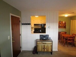 12 Williamsburg Ct, Unit 2 in Shrewsbury, MA - Building Photo - Building Photo