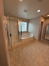 5705 Colbert St in North Las Vegas, NV - Foto de edificio - Building Photo