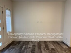 320 Mills Rd in Kelowna, BC - Building Photo - Building Photo