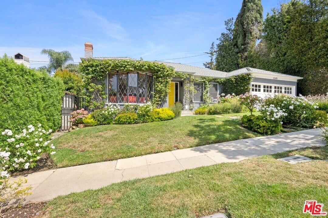 10491 Wilkins Ave in Los Angeles, CA - Building Photo